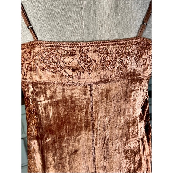 Anthropologie Lucie Embroidered Slip Velvet Dress NWOT New 2 - Picture 5 of 11
